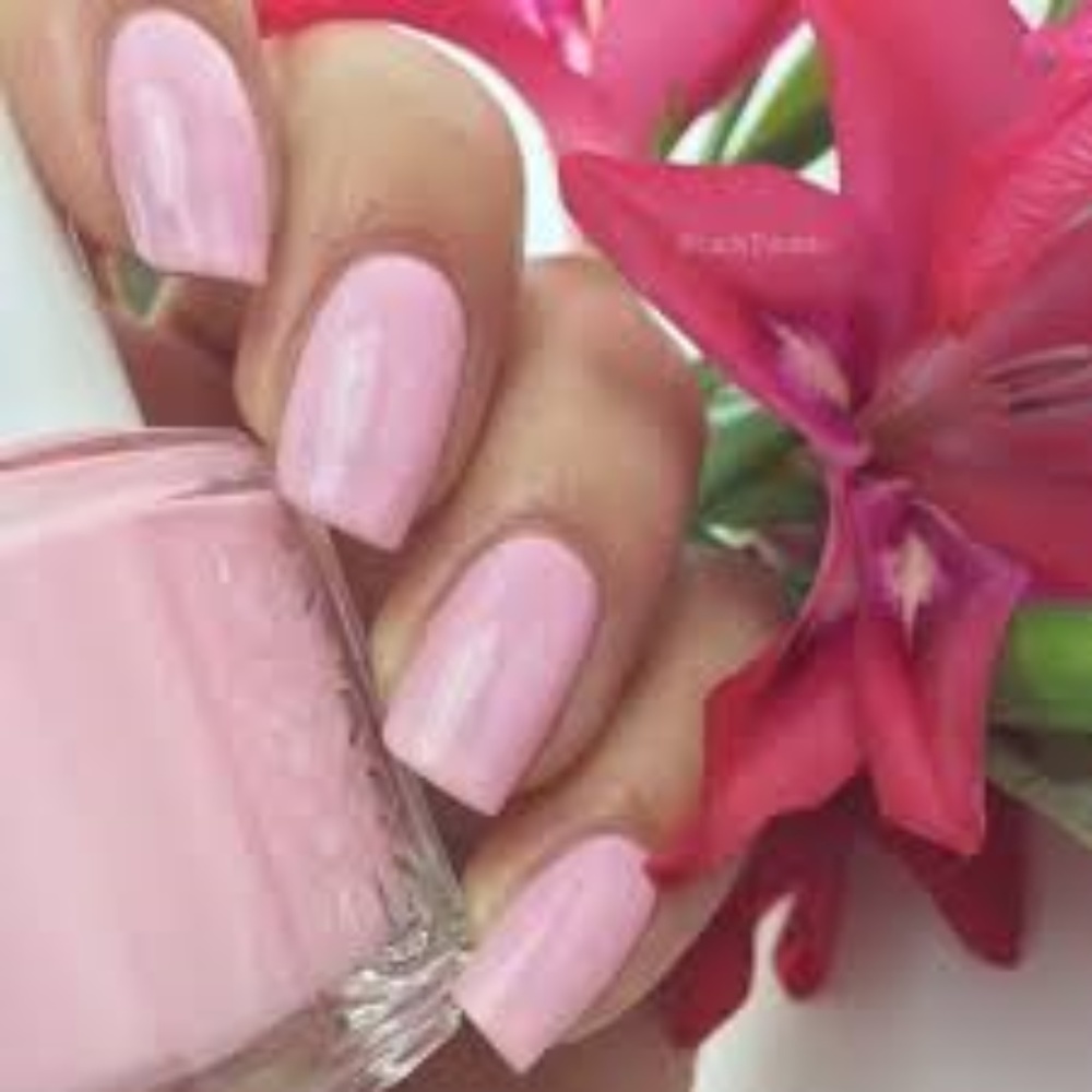 Essie - Guchi Muchi Puchi